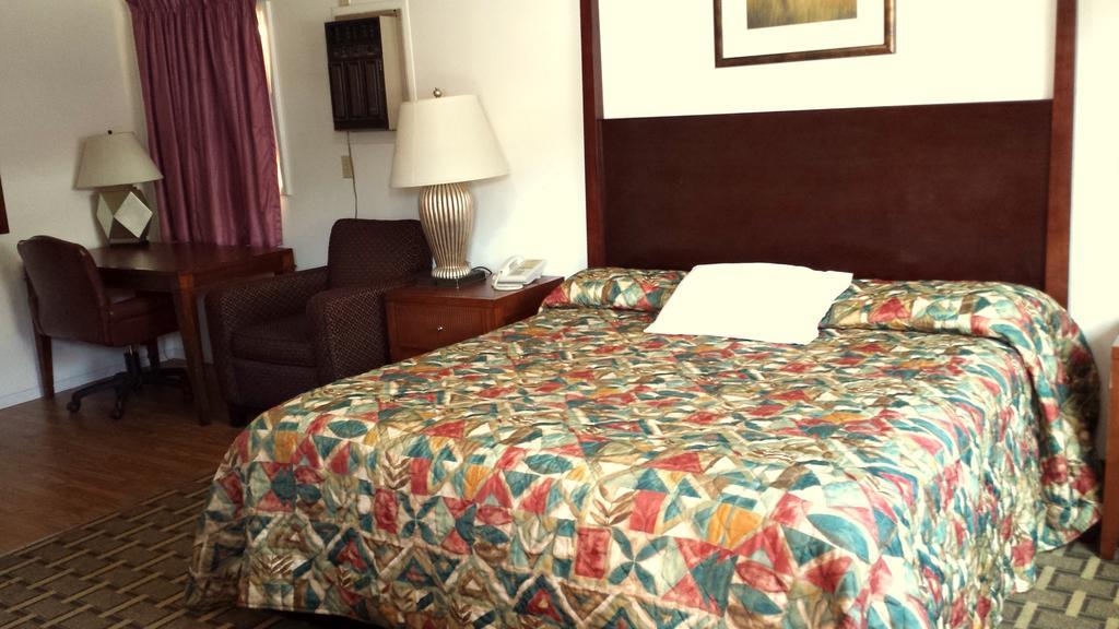Executive & Motel *